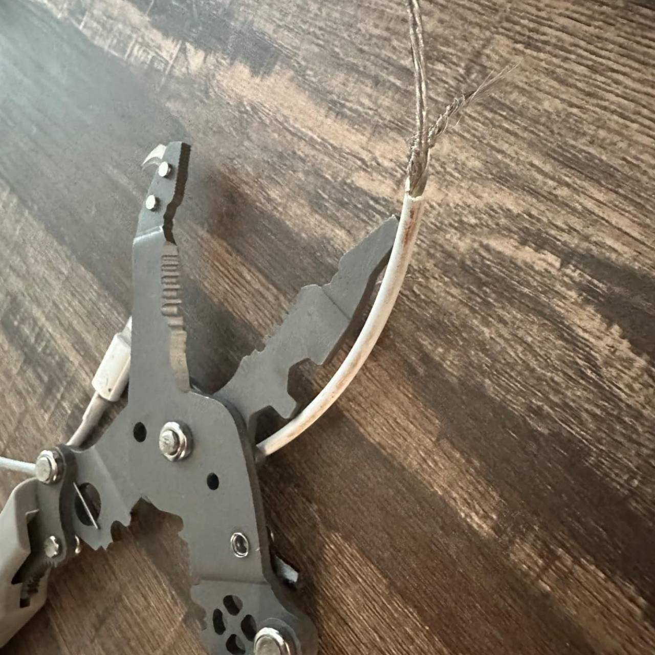 FoldStripper, multi-purpose wire cutter - Image 10