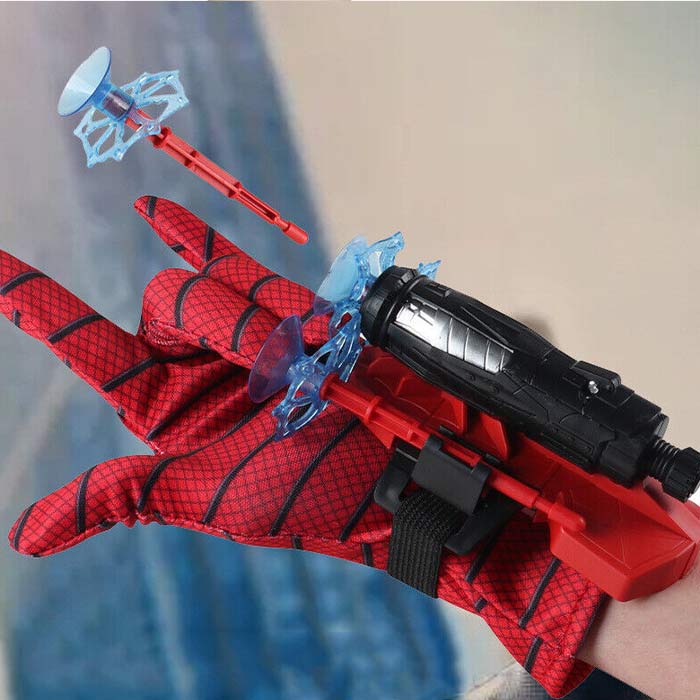 Играчката включва Spiderman ръкавица, играчков пистолет и меки снаряди!